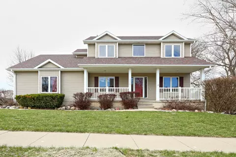 3600 Brook Ridge Ct, Des Moines, IA 50317
