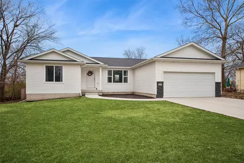 340 NW 2nd St, Earlham, IA 50072