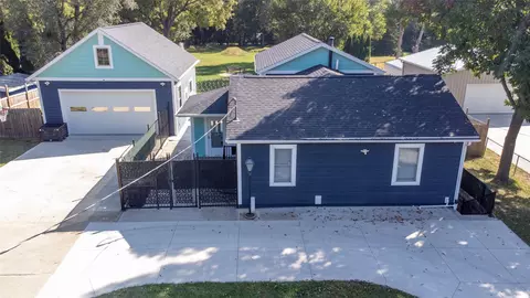 4125 E 30th St, Des Moines, IA 50317