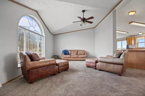 18576 N Ave, Minburn, IA 50167