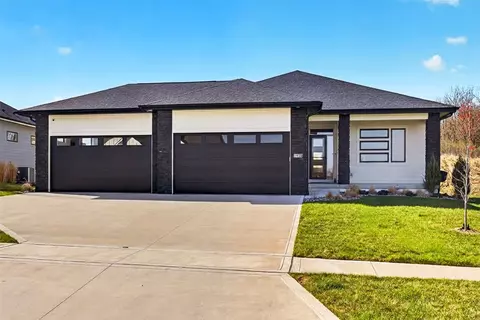 1928 Redbud St, Norwalk, IA 50211