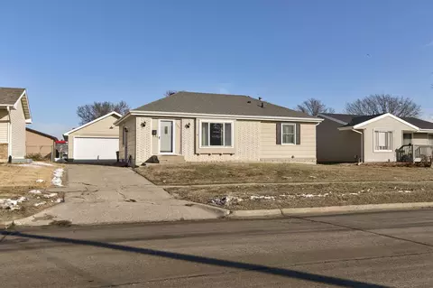 2024 N 4th Ave E, Newton, IA 50208