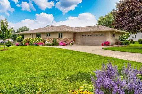 408 1st Ave N, State Center, IA 50247