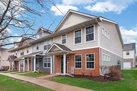 9145 Greenspire Dr #107, West Des Moines, IA 50266