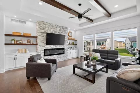 5021 148th Cir, Urbandale, IA 50323