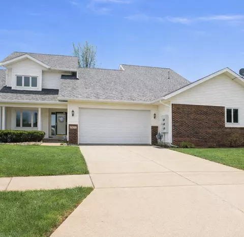 5025 Cleburne Ct, Pleasant Hill, IA 50327