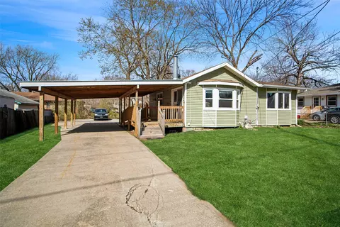 3300 E 37th St, Des Moines, IA 50317