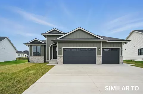 1713 Summit Cir NE, Bondurant, IA 50035