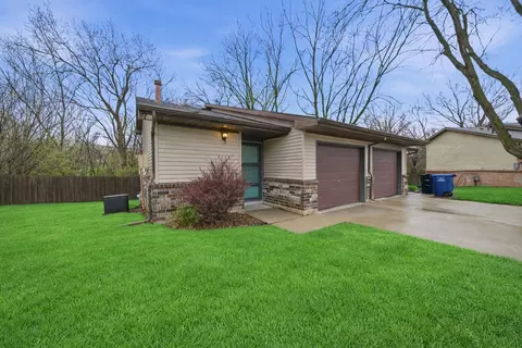 5128 Bel Aire Rd, Des Moines, IA 50310