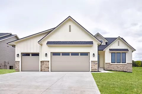 1344 S Lotus Pl, West Des Moines, IA 50266