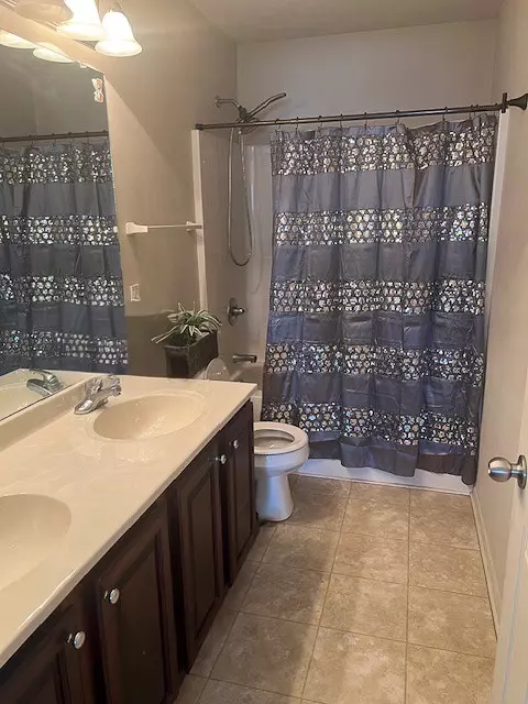 Bath - 3908 Valley View Rd, Ames, IA 50010 photo 1 of 5