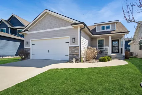2001 NE Cypress Cir, Grimes, IA 50111