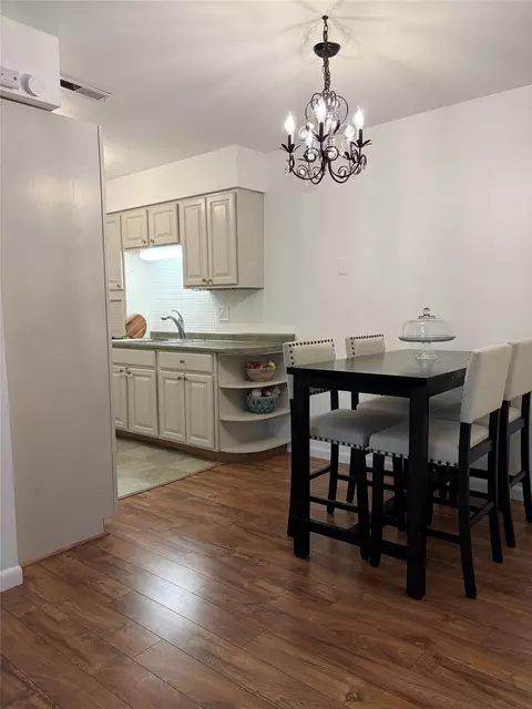 1900 50th St #9, Des Moines, IA 50310