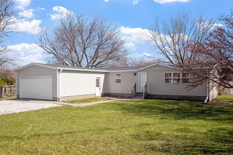 225 Haws Dr, Ogden, IA 50212