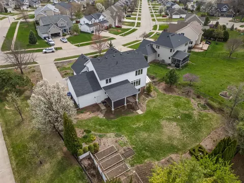 4714 148th St, Urbandale, IA 50323