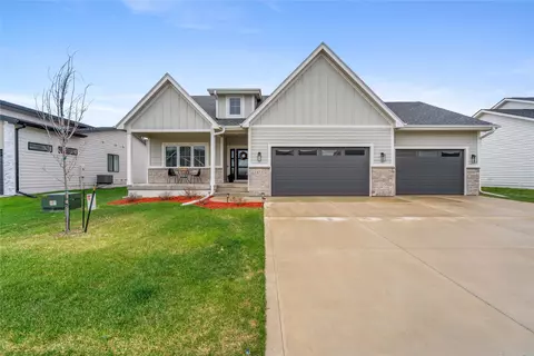 14737 Stonecrop Dr, Urbandale, IA 50323