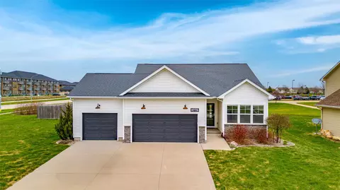 9775 Wilson St, West Des Moines, IA 50266