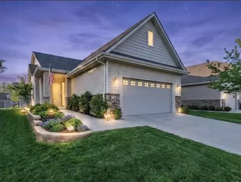 645 65th Pl #129, West Des Moines, IA 50266
