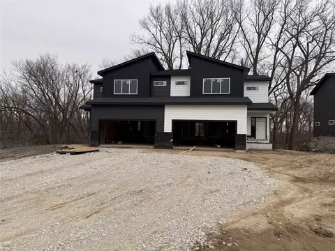 519 S 4th St, Adel, IA 50003