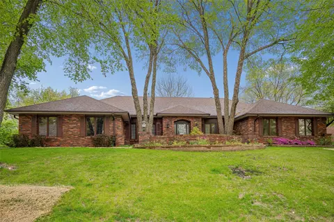 707 38th St, West Des Moines, IA 50265