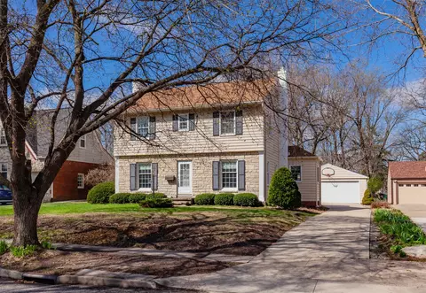 2010 44th St, Des Moines, IA 50310