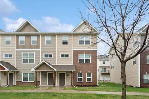 9120 Greenspire Dr #108, West Des Moines, IA 50266