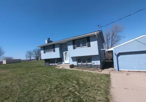 700 S Vine St, Hartford, IA 50118