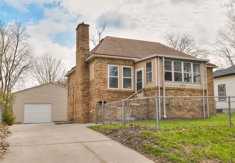 3917 8th St, Des Moines, IA 50313