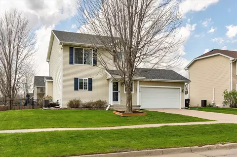 470 SE Cardinal Ln, Waukee, IA 50263