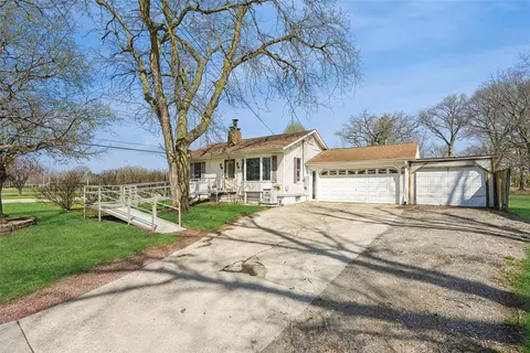 312 S 15th Ave W, Newton, IA 50208