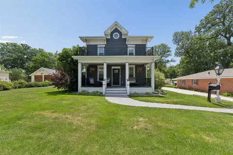 1417 Main Ave, Clear Lake, IA 50428