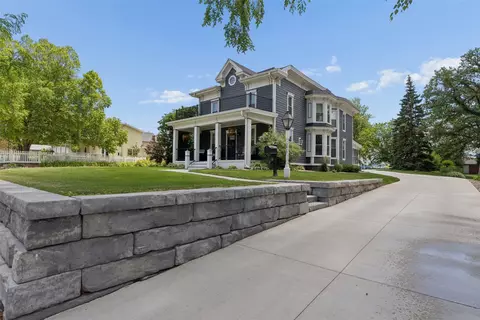 1417 Main Ave, Clear Lake, IA 50428