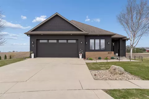 401 Bedford Ct, Clear Lake, IA 50428