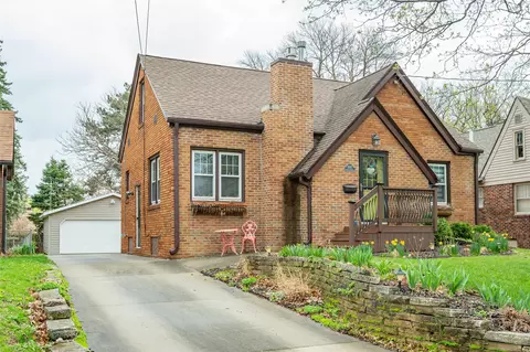 1647 Beaver Ave, Des Moines, IA 50310