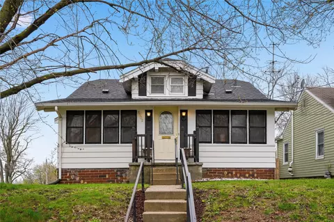 1602 E 32nd Ct, Des Moines, IA 50317