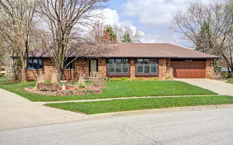 2133 Polk Dr, Ames, IA 50010