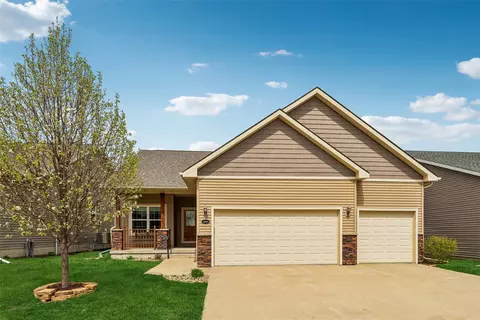 13005 Greenbelt Dr, Urbandale, IA 50323