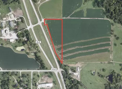 01 6569 Highway Hwy, Carlisle, IA 50047