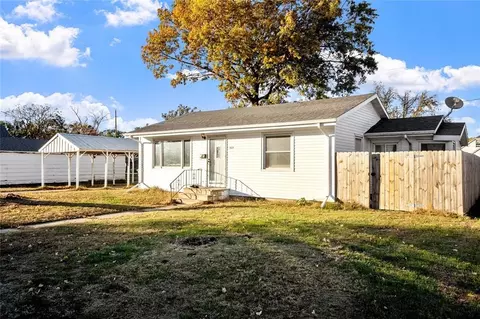 322 Warford St, Perry, IA 50220