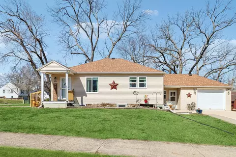 800 N Howard St, Indianola, IA 50125