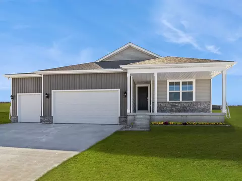 3005 Sweetwater Dr, Des Moines, IA 50320
