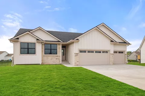 2505 NW Cedarwood Ct, Ankeny, IA 50023