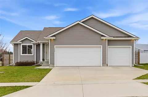 2420 Sunview Dr, Granger, IA 50109