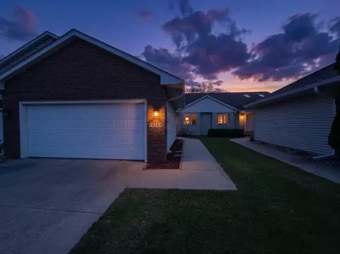 15764 Sheridan Ave, Clive, IA 50325