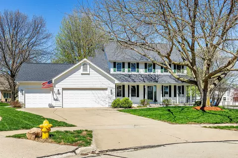12995 Hickory Ct, Clive, IA 50325