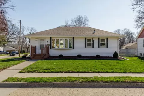 3931 69th St, Urbandale, IA 50322