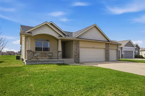 1011 NW 37th St, Ankeny, IA 50023