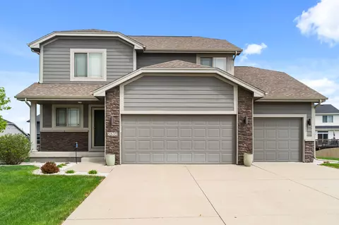 5535 148th Cir, Urbandale, IA 50323