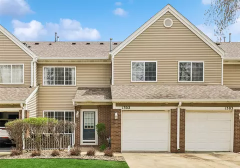 6855 Woodland Ave #1302, West Des Moines, IA 50266