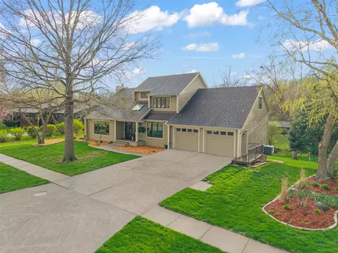 1507 W 4th St, Pella, IA 50219